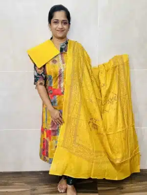 Cotton top with allover thread embroidery work paired with soft cotton dupatta and cotton bottom