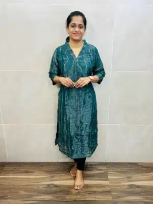 Soft crush tissue silk top(full crepe lining) with allover zari thread embroidery(Straight cut)
