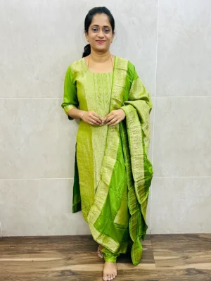 Soft muslin silk top (crepe lining) with allover jacquard weaving paired with muslin silk dupatta and silk bottom (free size)