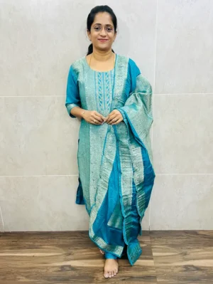Soft muslin silk top (crepe lining) with allover jacquard weaving paired with muslin silk dupatta and silk bottom (free size)