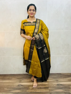 Kanchi cotton top (cotton lining) paired with Kanchi cotton dupatta