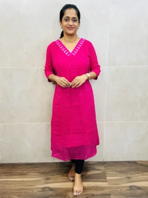 Printed georgette top(full crepe lining)with crochet lace and pleats on yoke(Aline pattern)