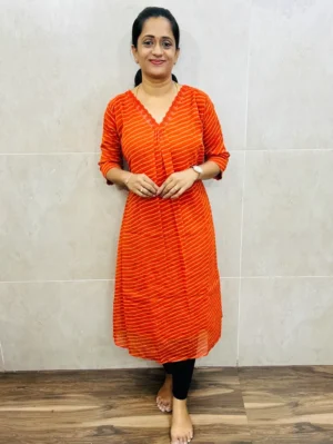 Printed georgette top(full crepe lining)with crochet lace and pleats on yoke(Aline pattern)
