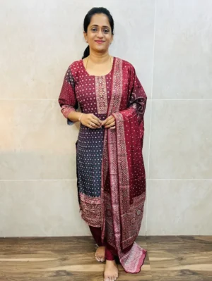 Printed soft musiln silk top (cotton lining) paired with muslin silk dupatta and silk bottom (free size)