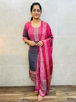 Printed soft musiln silk top (cotton lining) paired with muslin silk dupatta and silk bottom (free size)