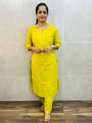 Pure handloom cotton top(cotton lining) with allover thread buttas paired with handloom cotton bottom(free size)