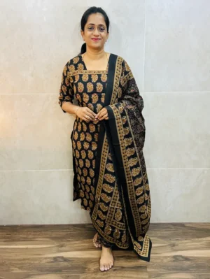 (Black)Printed cotton top(cotton lining) paired with printed cotton dupatta and cotton bottom(straight cut)