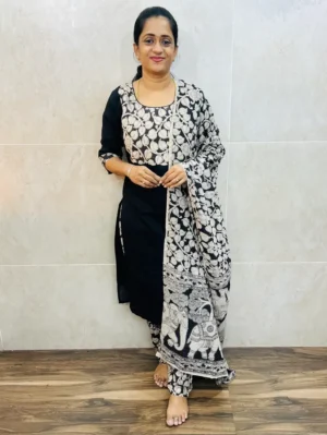 Pure cotton top(cotton lining) with kalamkari patchwork on yoke paired with kalamkari dupatta and bottom(free size)